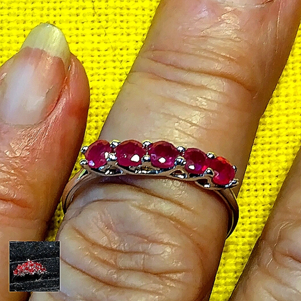 🛑 LOWEST PRICE🛑.   NASSAU RUBY, STERLING SILVER BAND RING. SIZE 10